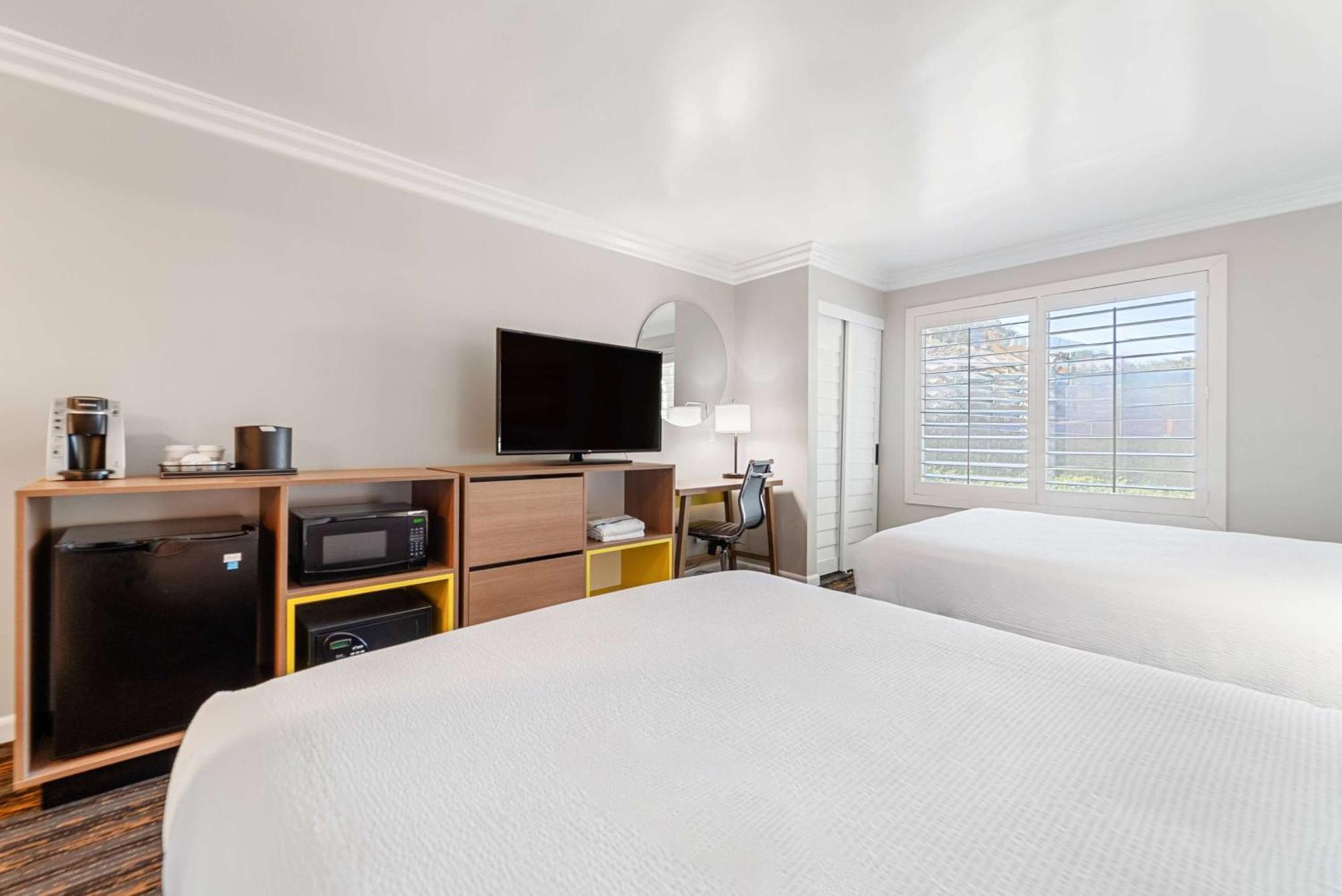 Days Inn By Wyndham San Diego Hotel Circle Екстер'єр фото