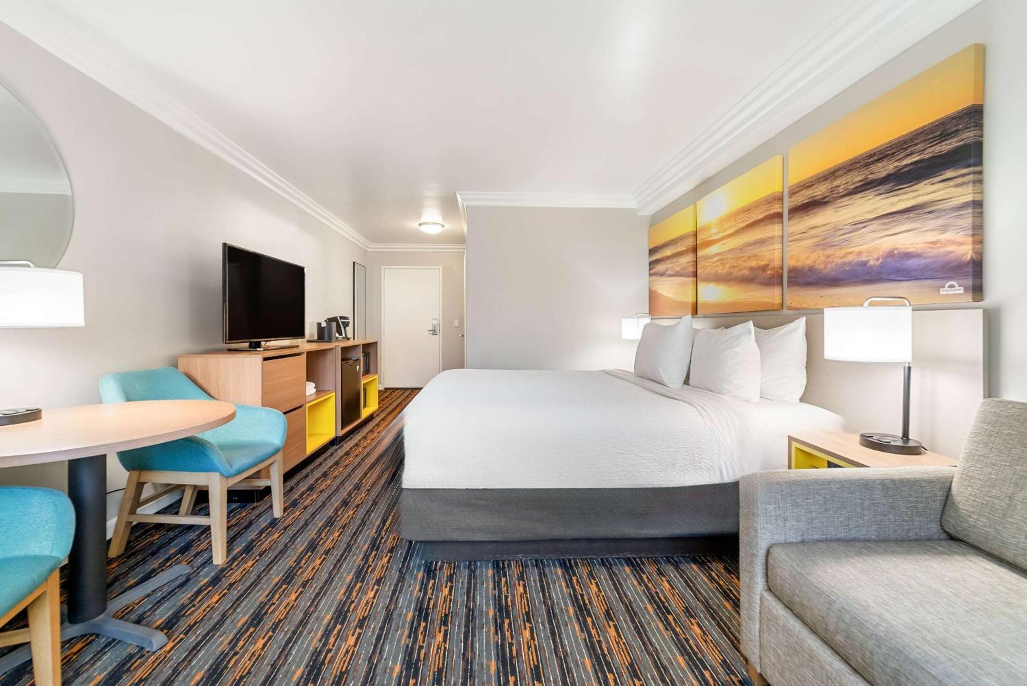 Days Inn By Wyndham San Diego Hotel Circle Екстер'єр фото