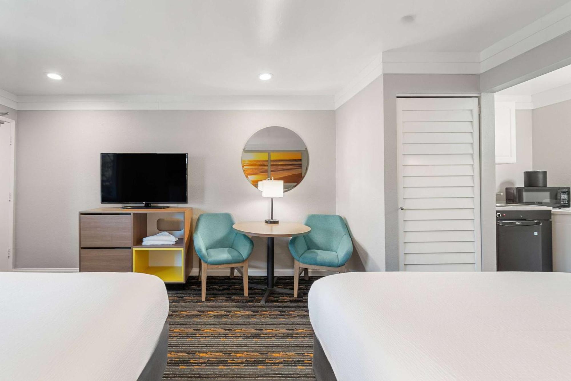 Days Inn By Wyndham San Diego Hotel Circle Екстер'єр фото